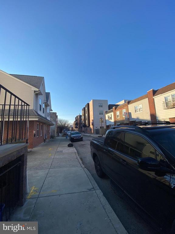 Building Photo - 1618 Page St