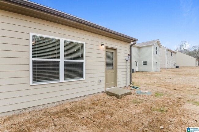 Building Photo - 250 Smith Glen Dr