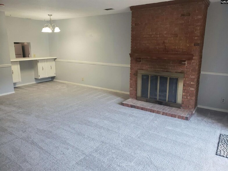Building Photo - 240 Jamil Rd