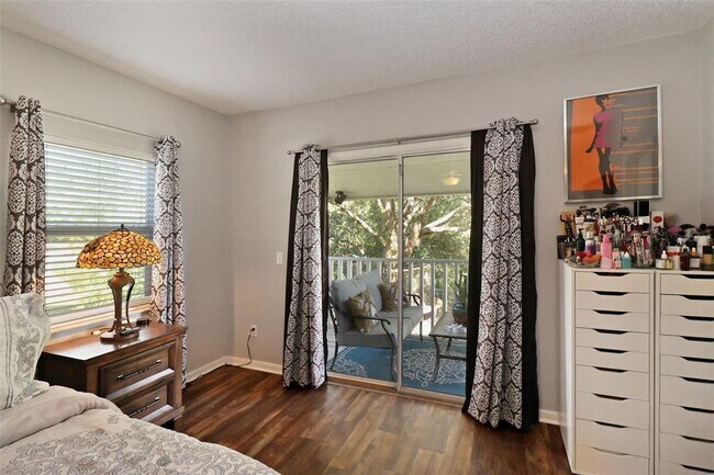 Building Photo - 18423 Swan Lake Dr