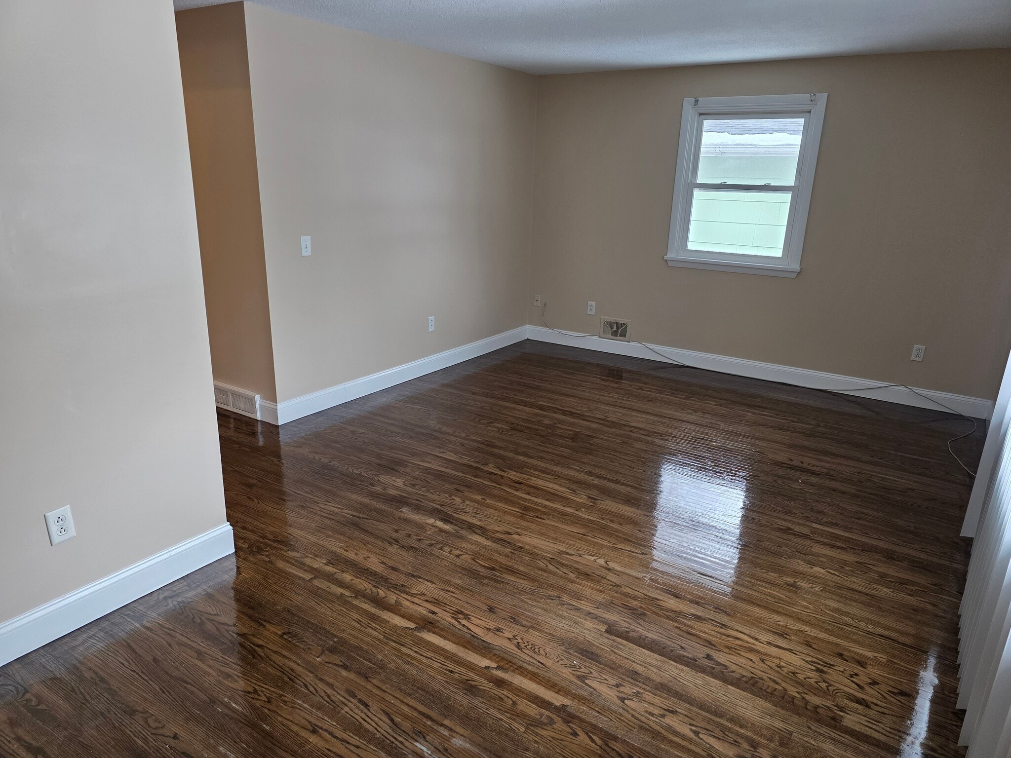 Building Photo - 65 Valley St