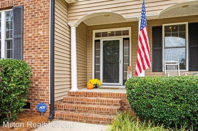 Building Photo - 4 br, 2.5 bath House - 245 Brae Drive