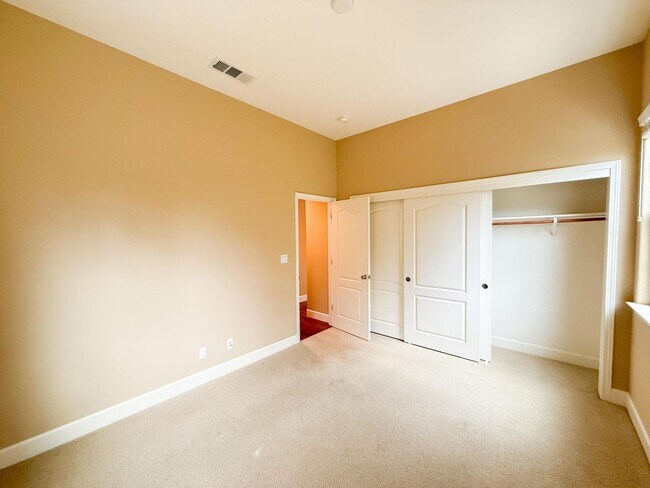 Building Photo - 342 Stanforth Ct