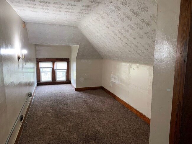 Building Photo - 293 E 14th Ave