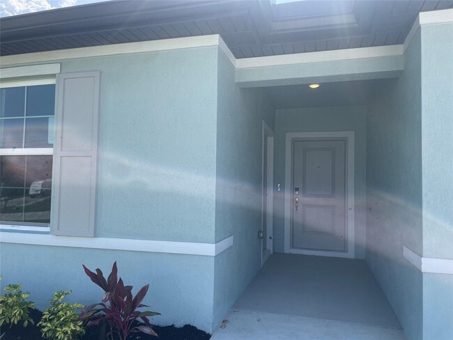 Building Photo - 4614 SW Athena Dr