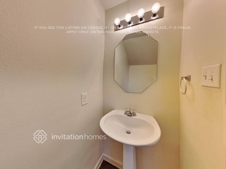 Building Photo - 8578 Chaletford Dr