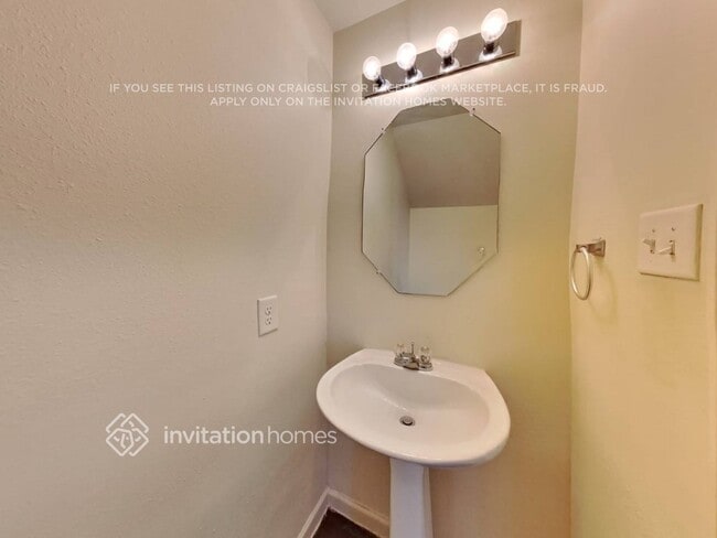 Building Photo - 8578 Chaletford Dr