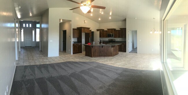 Building Photo - Beautiful Like New 4 bedroom home in Washington Fields!