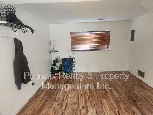 Building Photo - 1809 S Pratt Pkwy