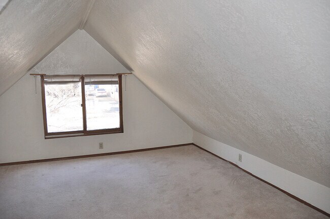 Building Photo - 711 Arno St SE