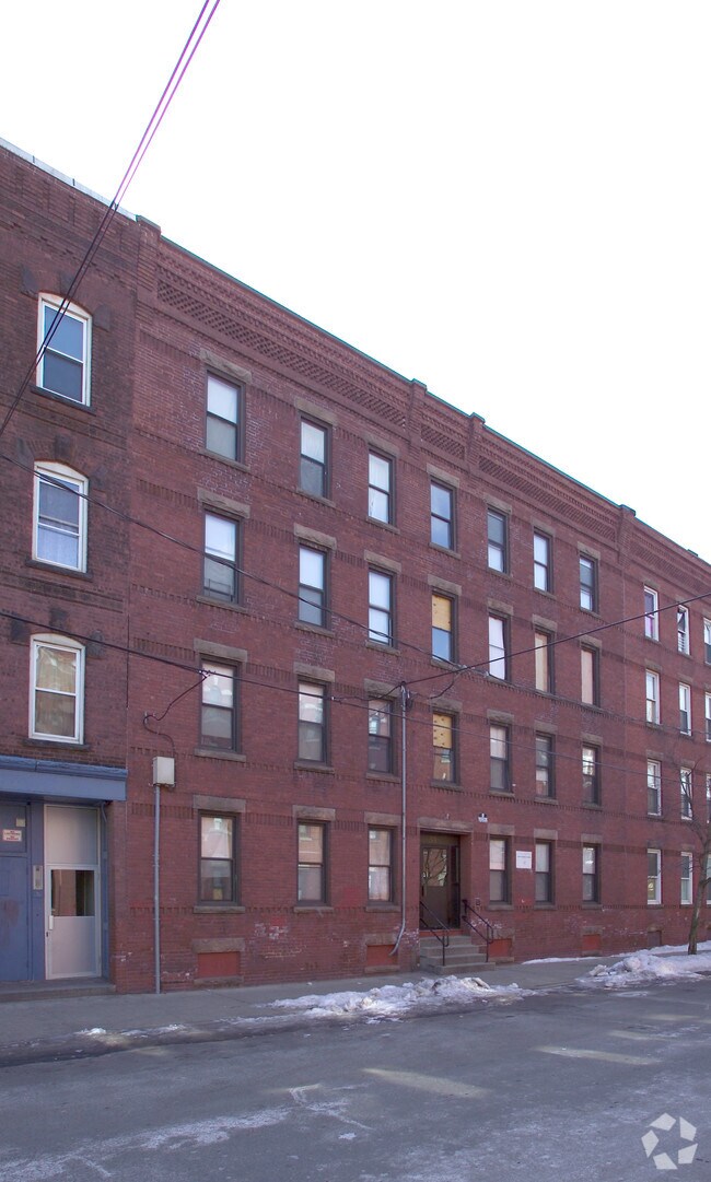 Building Photo - 530 S Bridge St