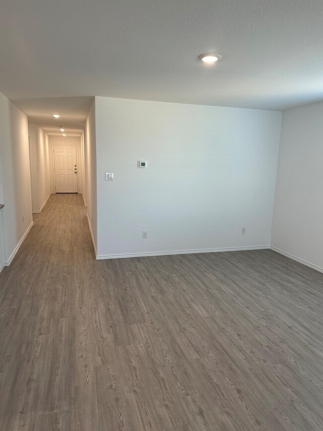 Building Photo - 10646 Vinateros Dr