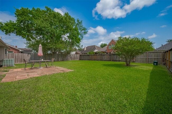 Building Photo - 3007 Cloverdale Dr