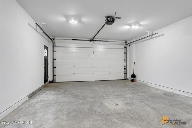 Building Photo - 533 Ashbrook Dr