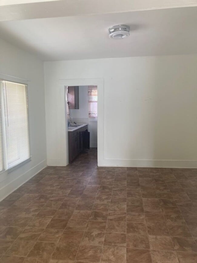 Building Photo - Gulfport 2 Bedroom