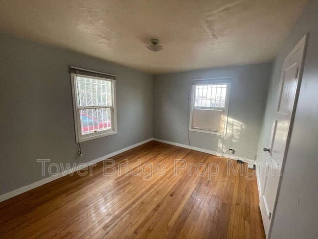 Building Photo - 2871 32nd Ave