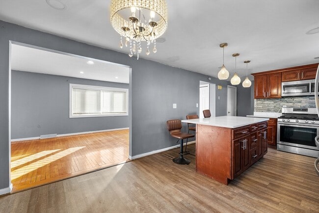 Building Photo - 223 Warren St