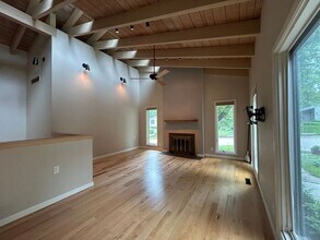 Building Photo - $3,350 | 5 Bedroom, 2.5 Bathroom House | P...