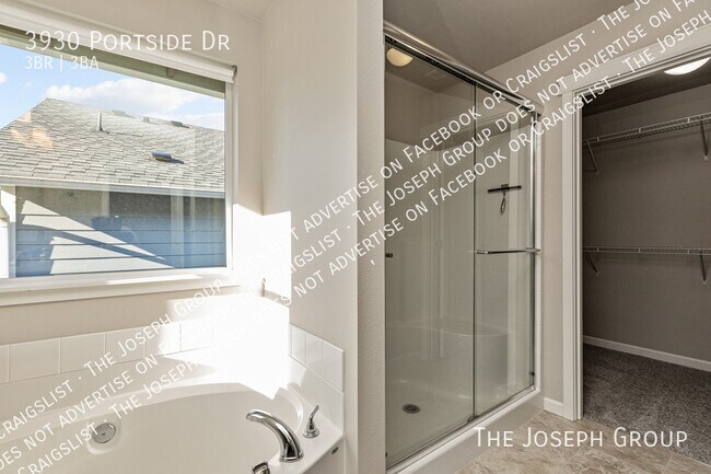 Building Photo - 3930 Portside Dr