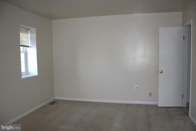 Building Photo - 7438 Ardglass Dr