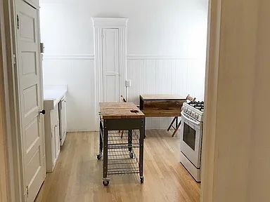 Building Photo - "Charming 1-Bedroom Haven in Vibrant San Francisco's Heart!"