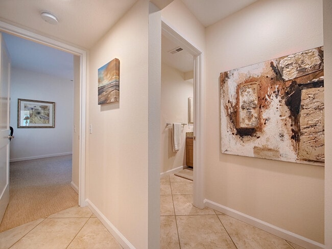 Building Photo - 127 Villa Ct