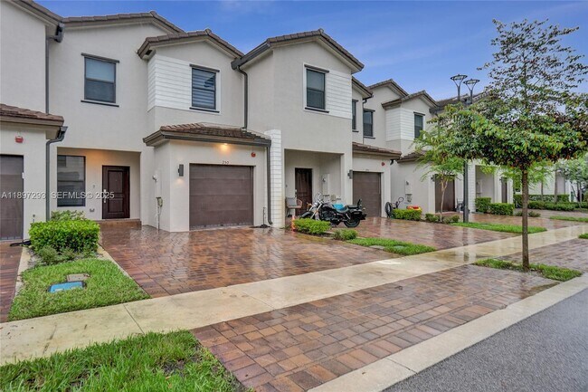 Building Photo - 250 SW 159th Ct