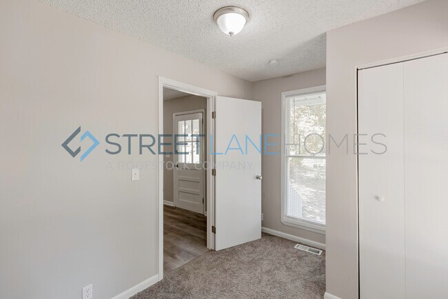 Building Photo - Charming 3 Bedroom in Birmingham!