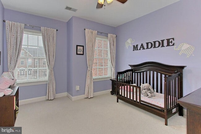 Building Photo - 5238 Bessley Pl