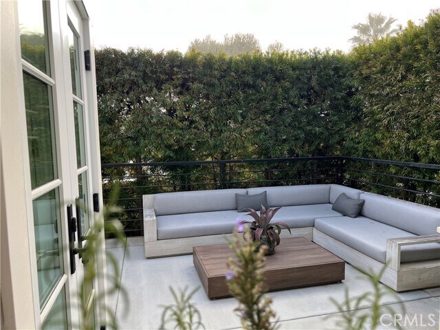 Building Photo - 521 Seaview St