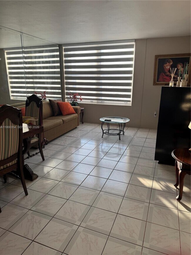 Building Photo - 2899 Collins Ave