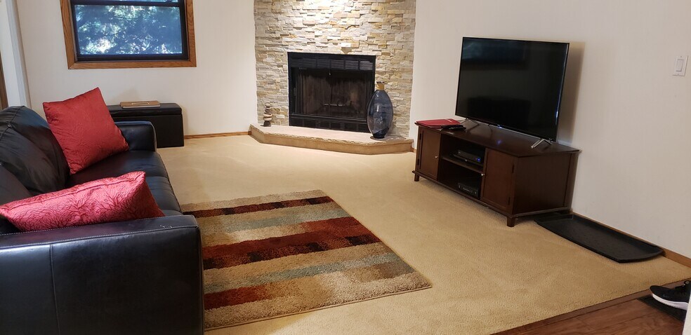 Building Photo - 2865 Sundown Ln