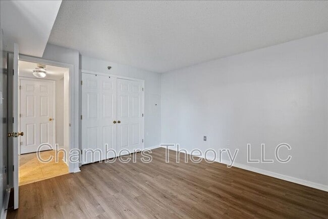 Building Photo - 1301 N Courthouse Rd