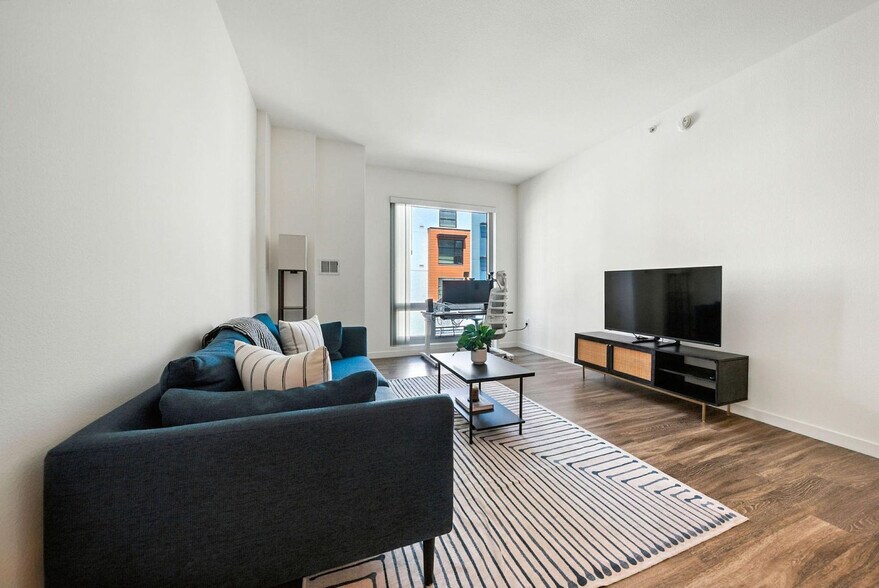 Building Photo - 1201 4th St