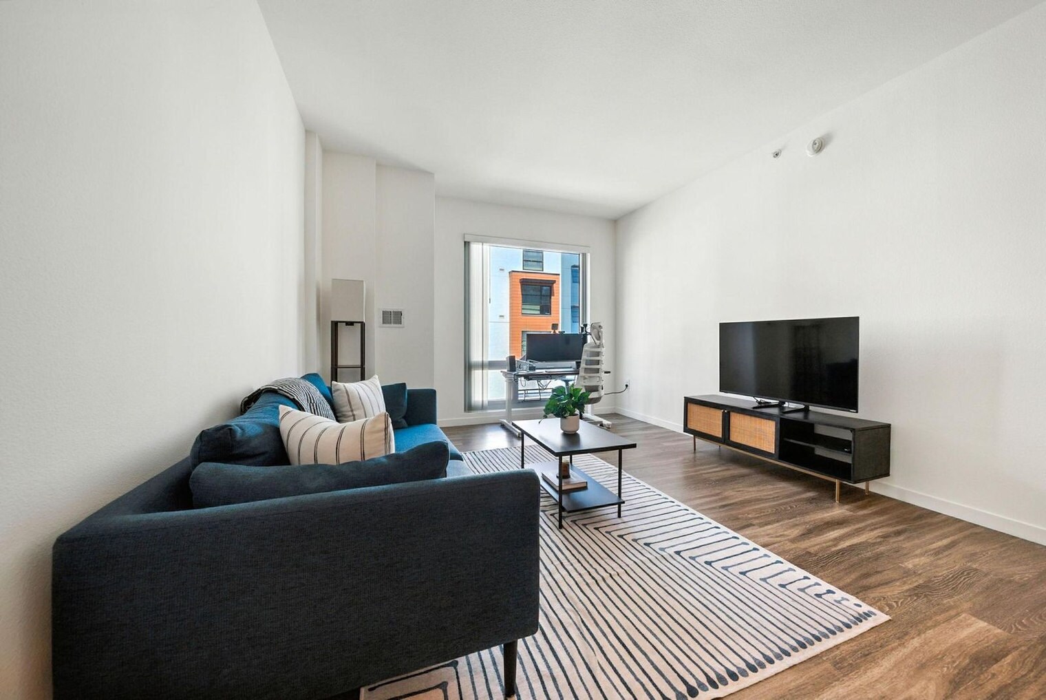 Building Photo - 1201 4th St