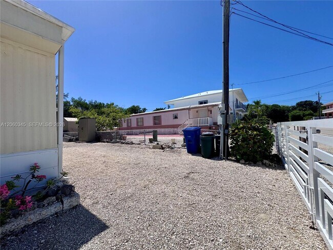 Building Photo - 223 Lower Matecumbe Rd