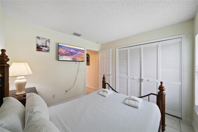 Building Photo - 3016 Bloomsbury Dr