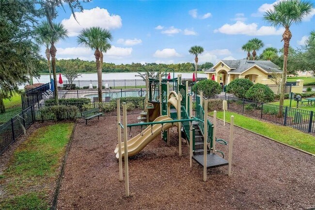 Building Photo - 5057 Coveview Dr