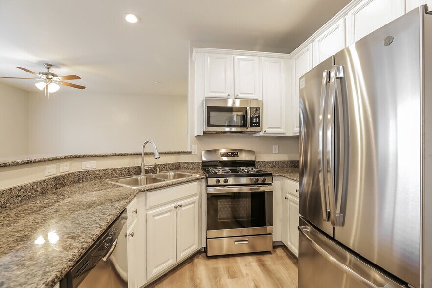 Building Photo - 6204 Joaquin Hills Ct