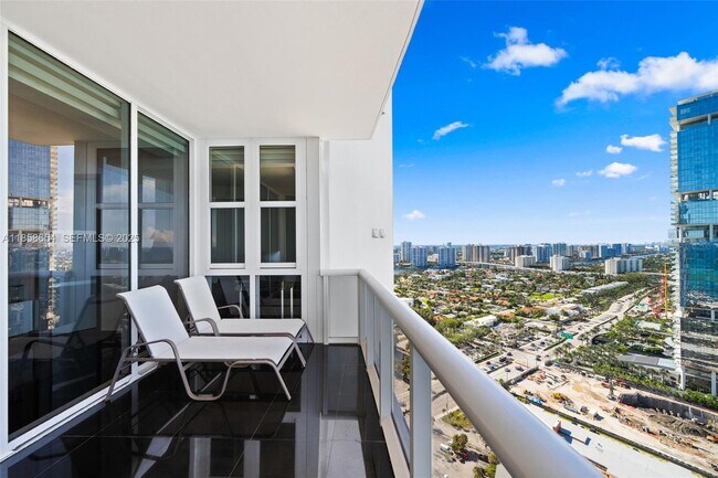 Building Photo - 18201 Collins Ave