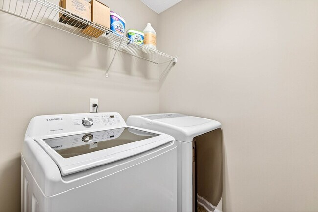 Building Photo - 2024 Shadow Creek Blvd