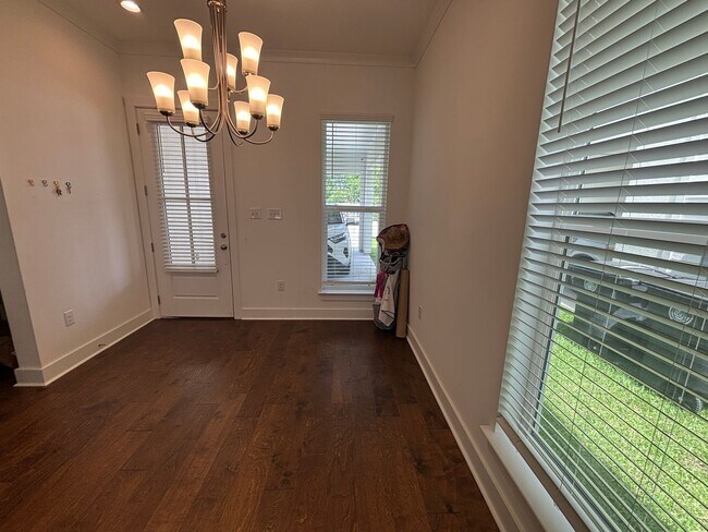 Building Photo - 1117 Briar Gate