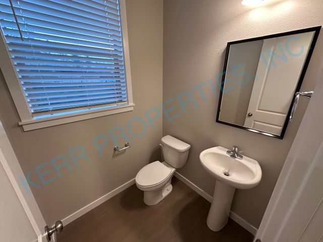 Building Photo - FREE RENT! Spacious 3-Bed Townhouse with 2.5 Baths in Charming Happy Valley!