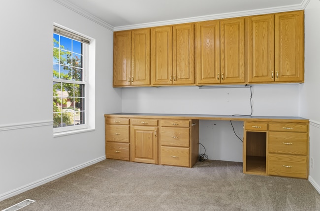 Building Photo - 342 S Palisade Dr