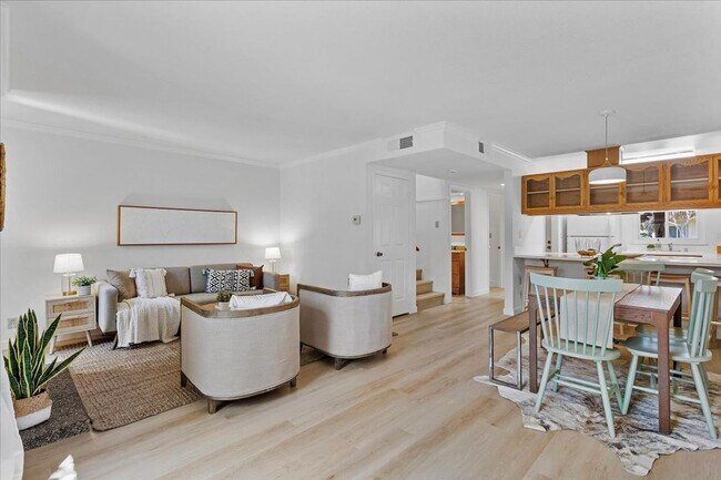 Primary Photo - 1105 Fontana Dr