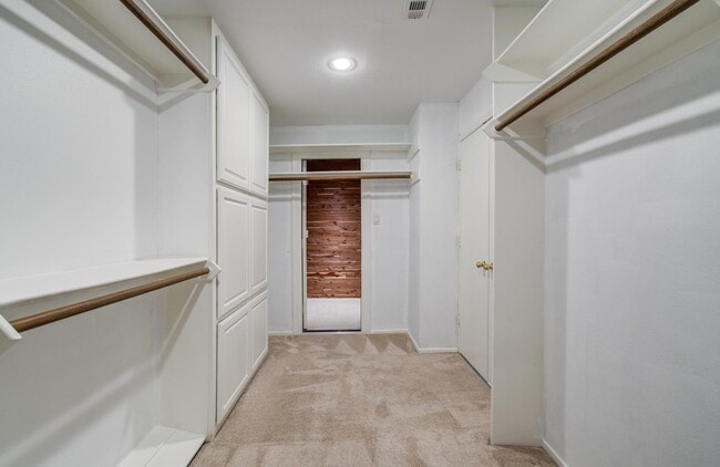 Building Photo - 12625 Memorial Dr