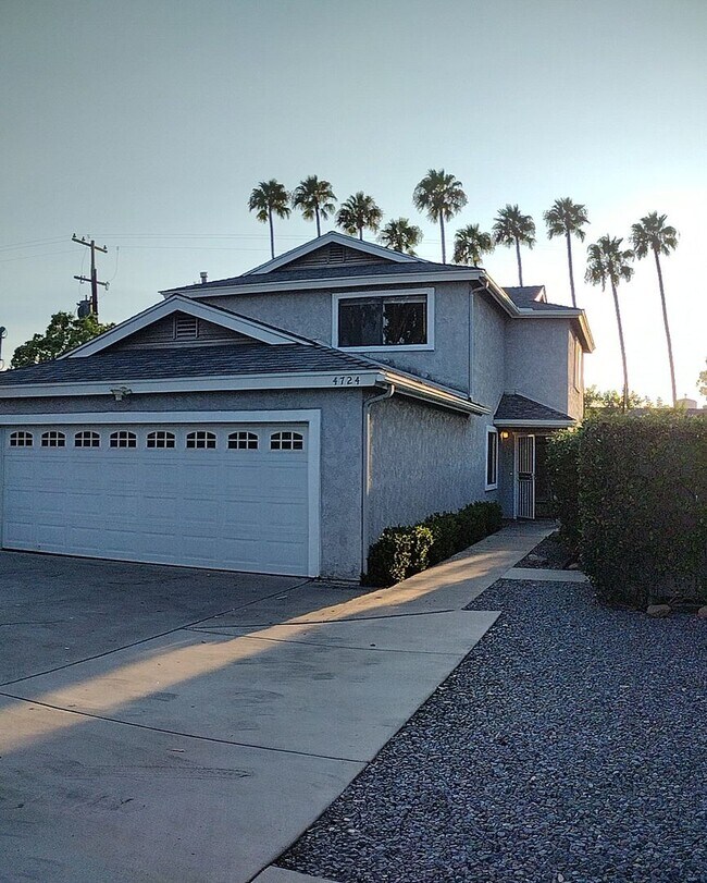 Building Photo - Beautiful 4BR/3 Full BA single family home with large yard