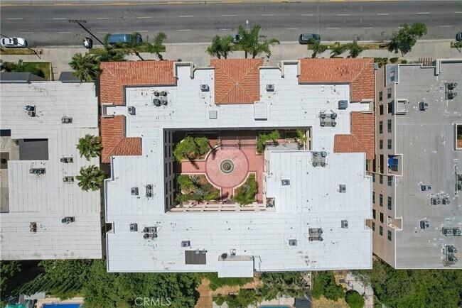 Building Photo - 13941 Sherman Way
