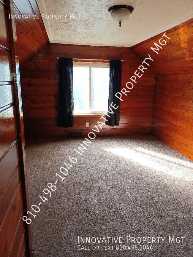 Building Photo - 3087 Hatherly Ave