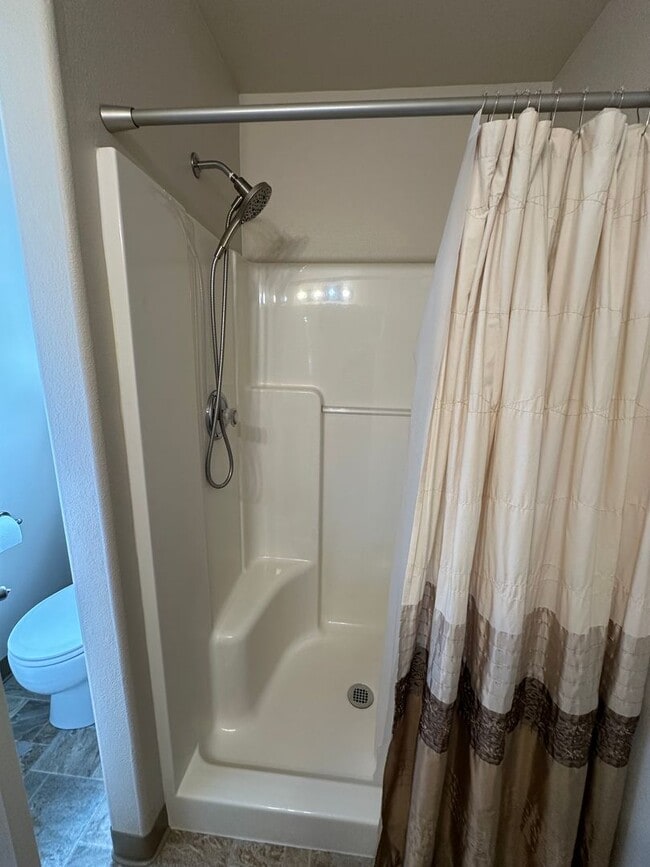 Building Photo - Sunny 3 Bedroom, 2 full bath w/Solar and B...